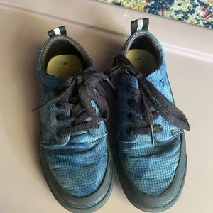 TOMS 12y kids shoes